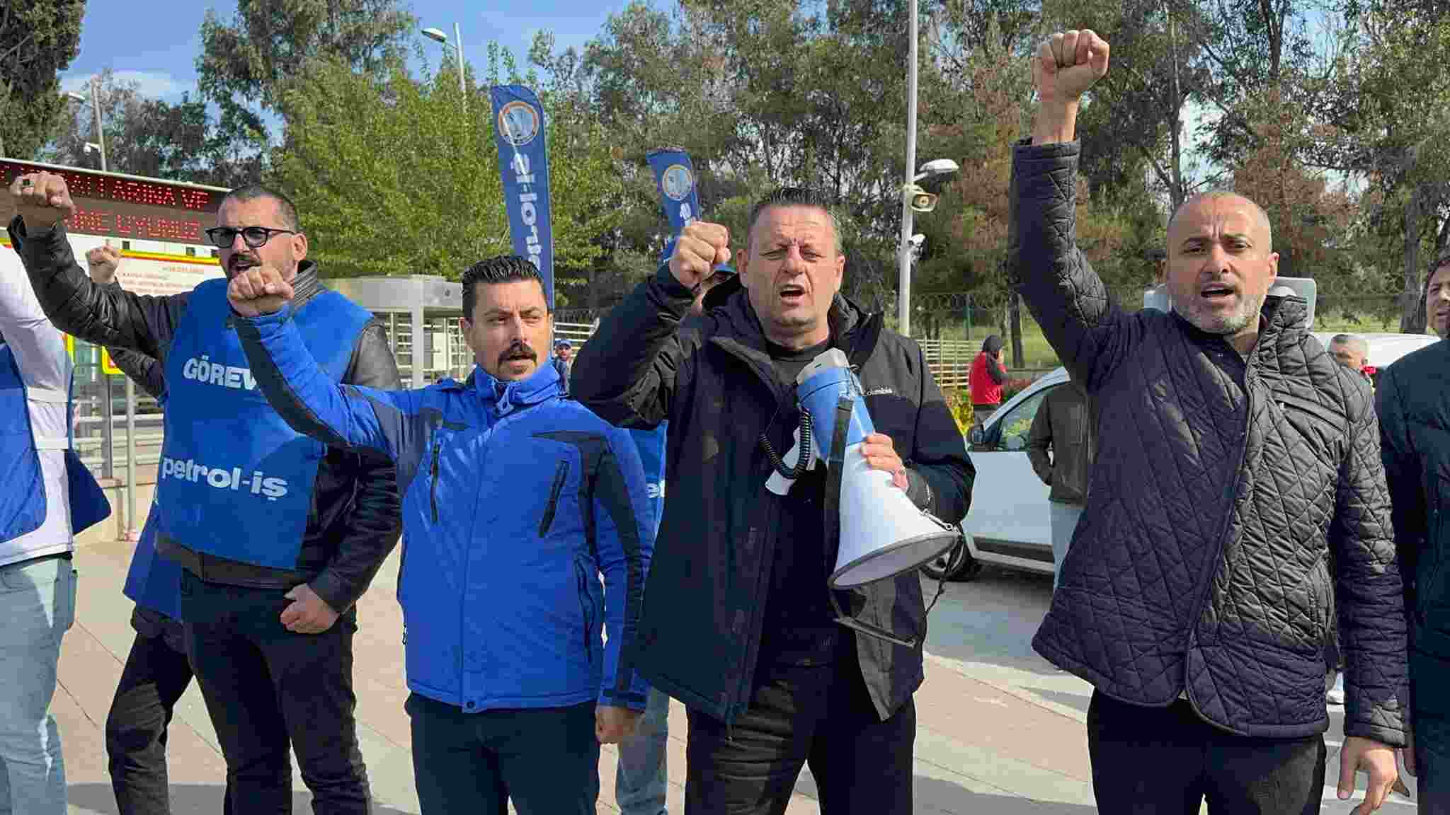 TOPTAN: “TÜPRAŞ İŞÇİSİNİN YEMEK YİYEMEDİĞİ YERDE KİMSE YEMEYECEK, BU YEMEKHANELER TÜPRAŞ EMEKÇİSİNİNDİR…”