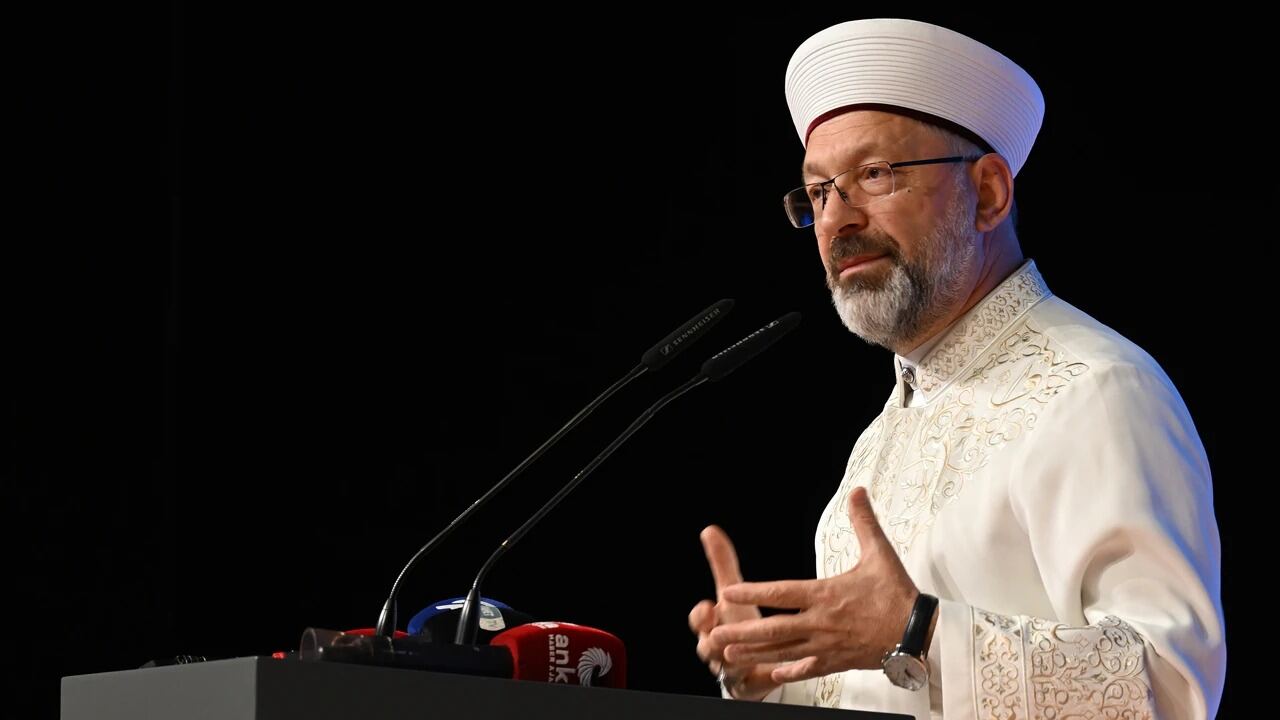 ERBAŞ’TAN ULTRA DUYGUSAL ÖRNEK: “2 KİLOLUK KURBAN ETİNİ KURUTUP TOZ HALİNE GETİREN VE AYLARCA ONUN TOZUNU YEMEKLERE KOYAN VATANDAŞLAR VAR…”