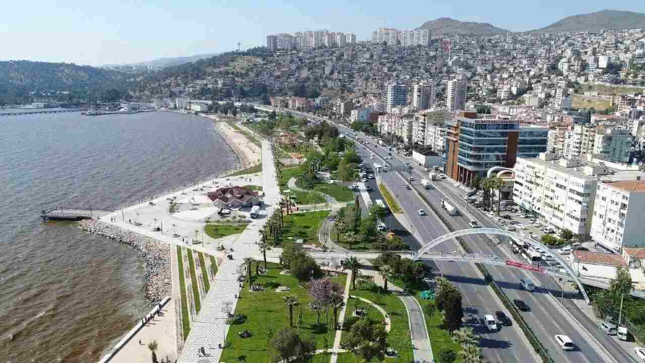 İZMİRİN AFET HAZIRLIK HARİTASI ÇIKARILDI. 2.425 TOPLANMA ALANI VE 71 GEÇİCİ BARINMA ALANI ANALİZ EDİLDİ…