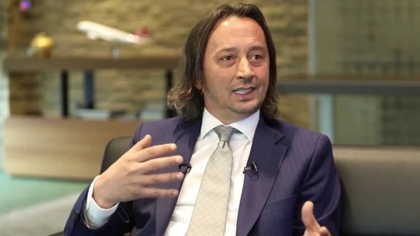 BUNLAR NASIL İNSAN?, KARAGÜL: “BU ADAM DA SÜREKLİ BİR YERLERDE DAYAK YİYOR, İNSANIN HAK ETTİ BUNLARI DİYESİ GELİYOR…”