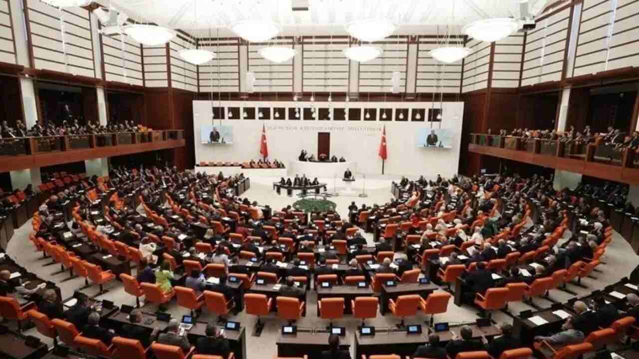 HSK Üyeliği Seçiminde Tartışma!, Muhalefet Salonu Terk Etti…