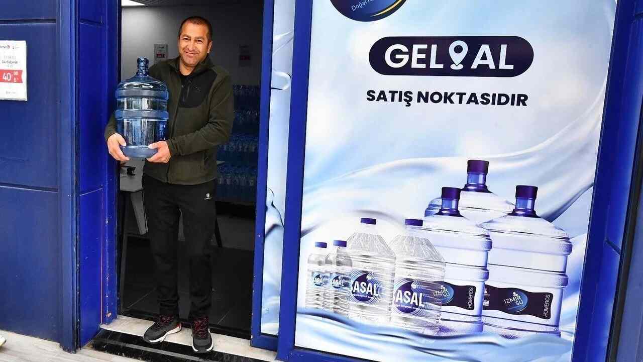 İZMİR BÜYÜKŞEHİR’İN İZMAR MAĞAZALARINDA 19 LİTRELİK DAMACANA SU 40 LİRA…