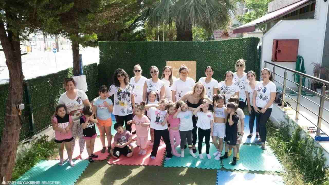 BÜYÜKŞEHİR BELEDİYESİNE BAĞLI: “YUVAMIZ İZMİR’DEN” ANNELER GÜNÜNE ÖZEL SÜRPRİZ!…