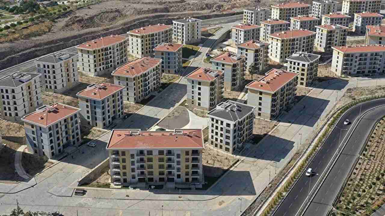 TOKİ’DEN ALİAĞA’DA 1.041 KONUTLUK PROJE…