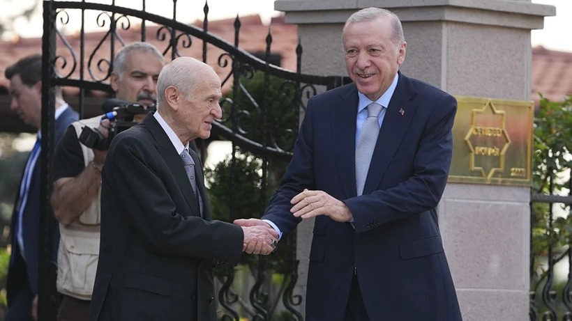 BAHÇELİ: “DERDİ VATAN VE MİLLET OLAN BİR CUMHURBAŞKANININ YOLUNDAN CAYMAYA HAKKI YOKTUR…”