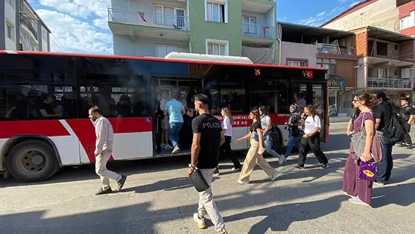 GREVİN 2. GÜNÜNDE İZMİR’DE TOPLU ULAŞIMDA SIKINTI BÜYÜYOR…