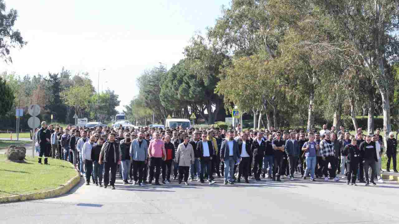 TÜPRAŞ İZMİT RAFİNERİSİNDE GERGİNLİK ARTIYOR, İŞÇİLER İŞBAŞI YAPMADI…