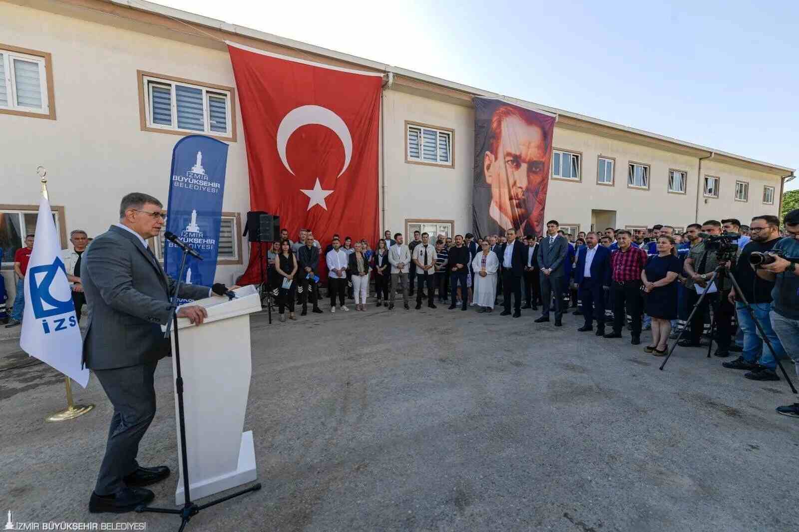 BAŞKAN TUGAY İZSU ŞANTİYESİNİ ZİYARET ETTİ, EMEKÇİLERİN BAYRAMINI KUTLADI…