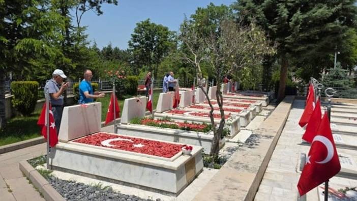 ŞEHİT AİLELERİNİN PROTESTOSU BAYRAM PROGRAMINA DAMGA VURDU!…