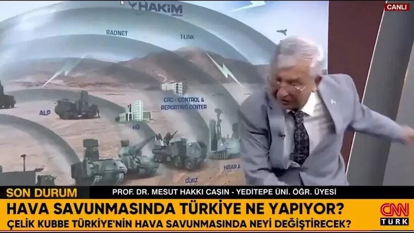 MESUT HOCA, CANLI YAYINDA OSMANLI TOKADINI CANLANDIRDI, SOSYAL MEDYA YIKILDI!…