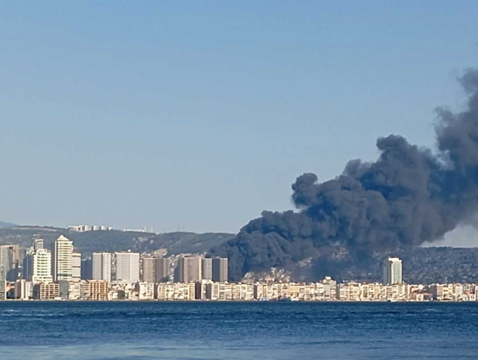 PLASTİK FABRİKASINDAKİ YANGIN SÖNDÜRÜLDÜ, SOĞUTMA ÇALIŞMALARI SÜRÜYOR…