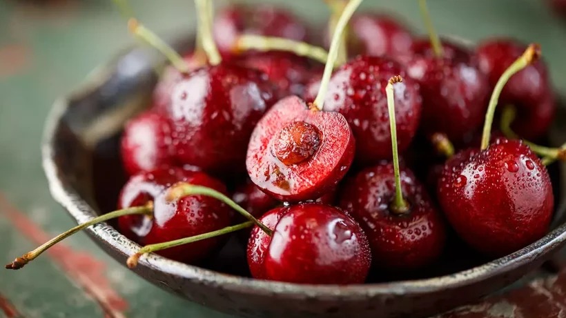 BU KİRAZIN BİR TANESİ 10 LİRA!…