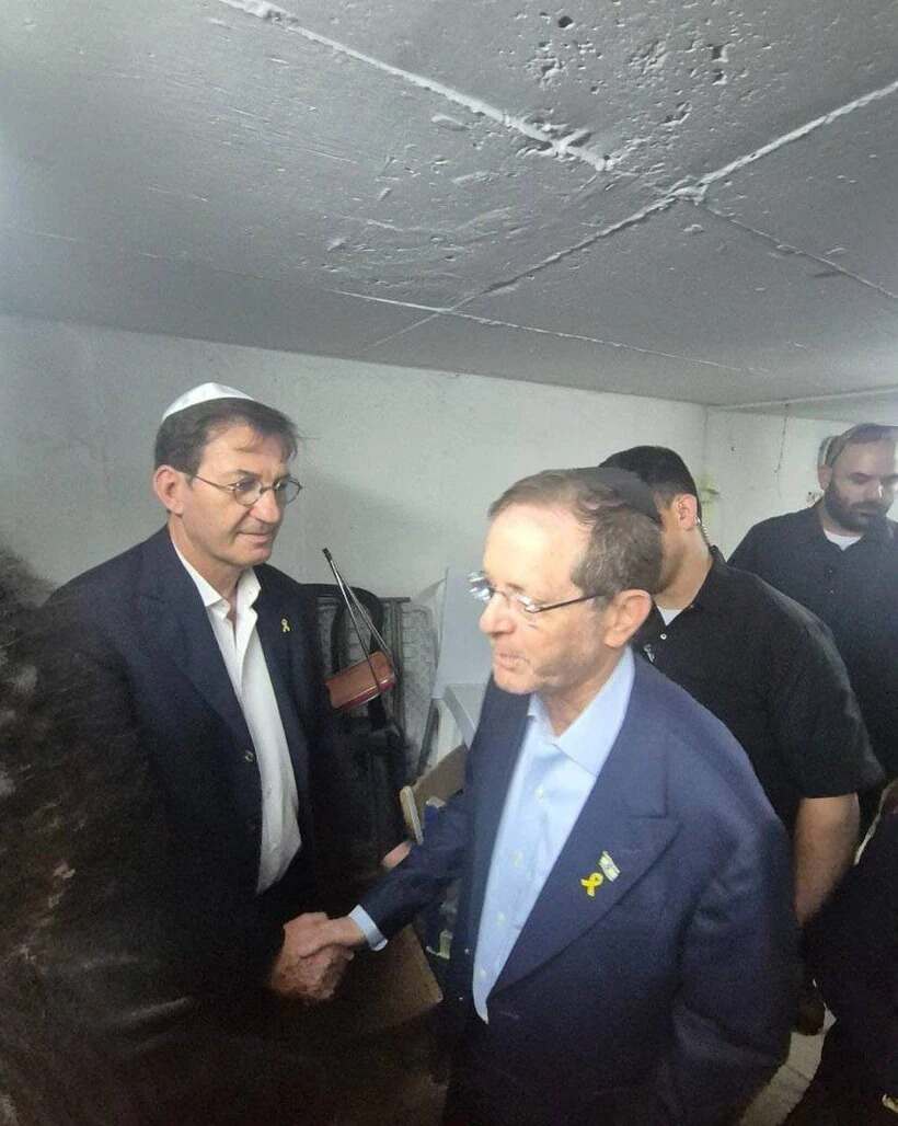 İRAN’IN FÜZELERİ PANİK YARATTI, CUMHURBAŞKANI HERZOG SIĞINAĞA SAKLANDI!…