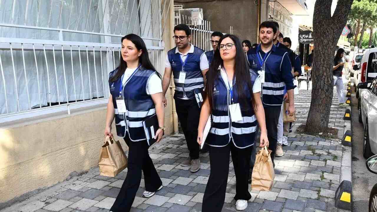 İZMİR’DE 12 BİN HANE ZİYARET EDİLDİ, EKİPLER İHTİYAÇLARI DOĞRUDAN TESPİT ETTİ…