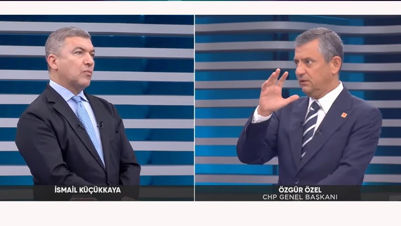 “EKREM BEY SİYASET İNSANI DEĞİL ARTIK, VERİLMİŞ BİR GÖREVİ OMUZUNDA TAŞIMA ZORUNLULUĞU VAR ONUN…”