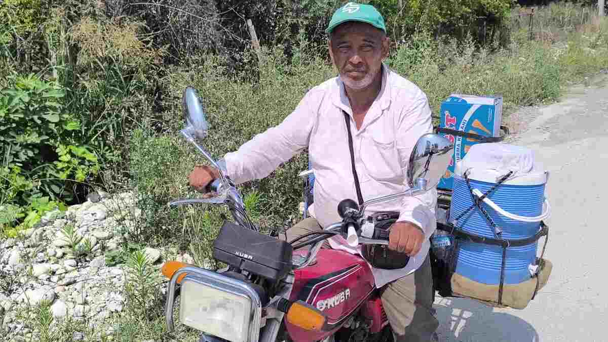 “ÇOCUKLARIN ELİNDE PARA YOK, CANLARI DONDURMA ÇEKSE DE ALAMIYORLAR…”