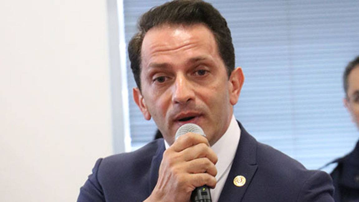 AKP’Lİ BİRİNCİ’DEN PARTİ YÖNETİMİNE ELEŞTİRİ: “BU NE TUTUKLAMA MERAKI?…”