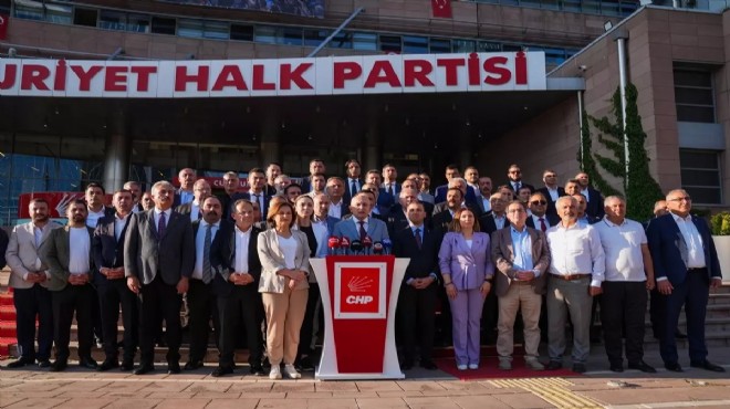 CHP’NİN 81 İL BAŞKANI: “BİZİ KİMSE TESLİM ALAMADI, ALAMAYACAK, HELE SARAY ASLA!…”