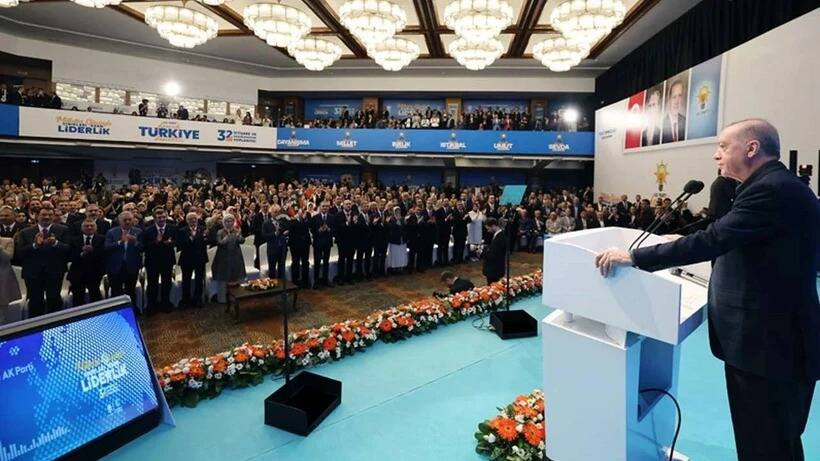 AKP’Lİ VEKİLLERDEN AKBAŞOĞLUNA TEPKİ!, “NEDEN DURMADAN AYAĞA KALKIYORUZ ?…”