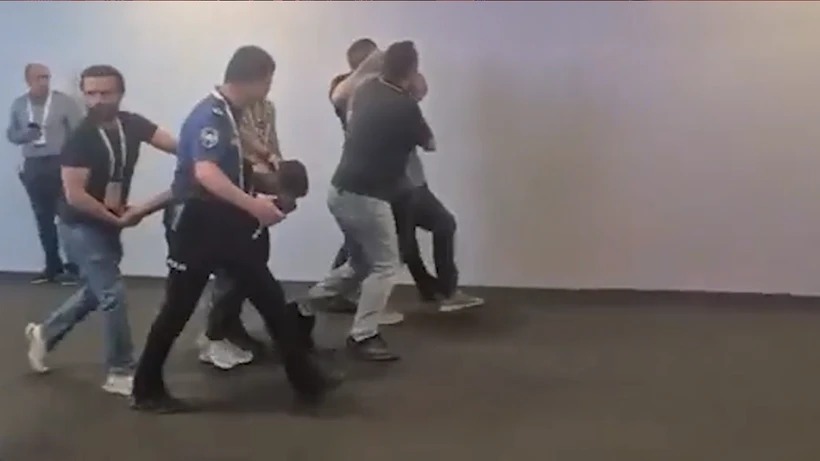 SAVUNMA SANAYİ FUARINDA İSRAİL PROTESTOSU!, PROTESTOCULAR GÖZALTINDA…