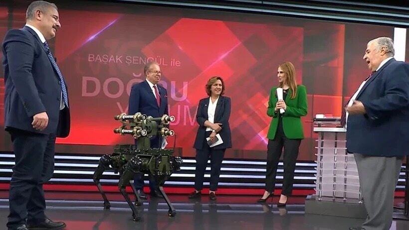 İŞTE TÜRKİYE’NİN İLK SİLAHLI ROBOT KÖPEĞİ…