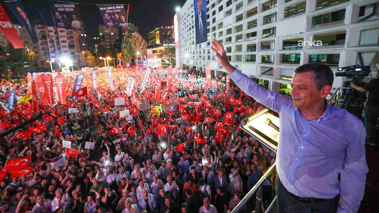 KÜRSÜ’DEN İNDİ, SORUŞTURMA HEMEN ARKASINDAN GELDİ!…