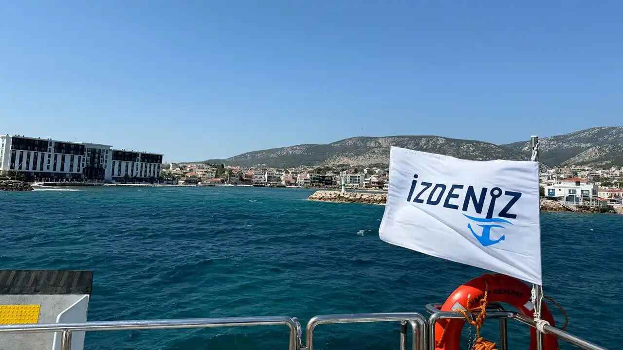 İZDENİZ’LE EGE ADALARI SEFERLERİ DEVAM EDİYOR…