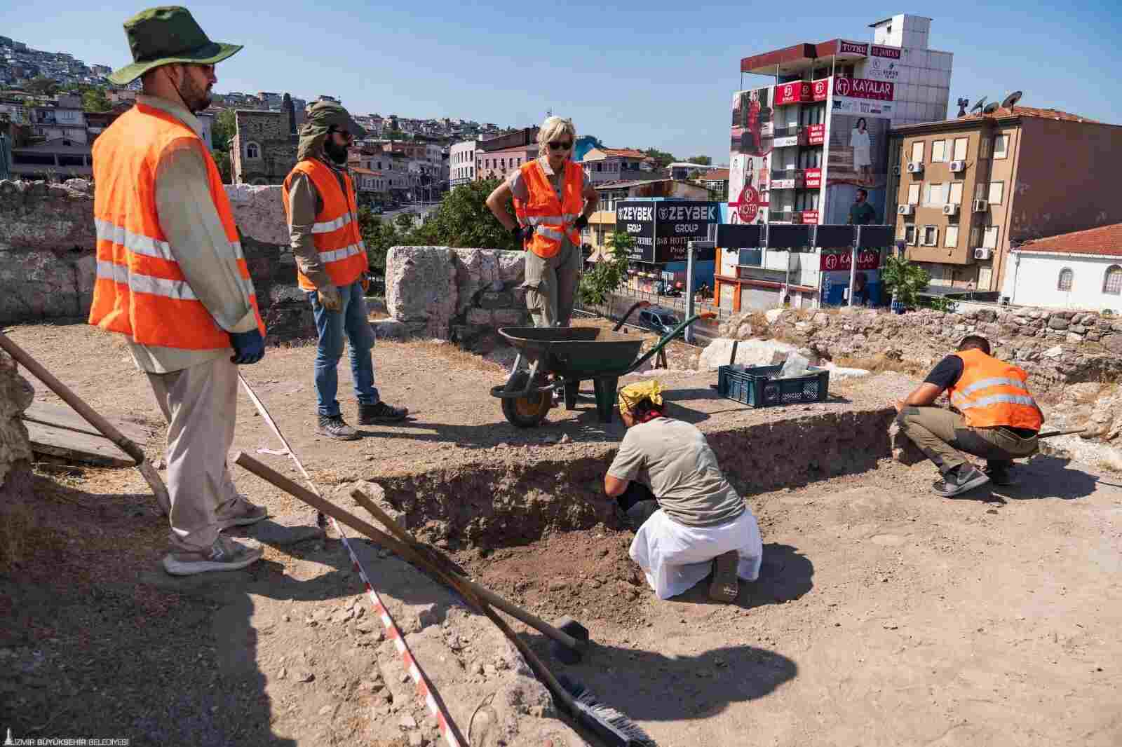 BÜYÜKŞEHİR’DEN İZMİR’E TARİHİ DESTEK…