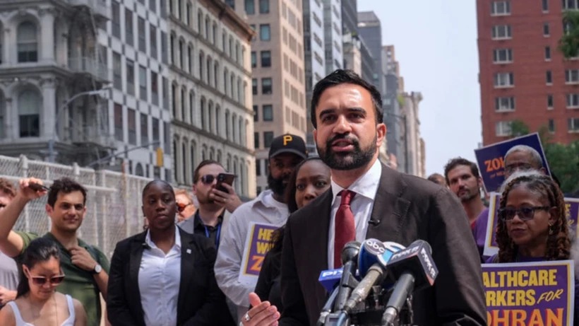 NEW YORK’UN İLK MÜSLÜMAN BELEDİYE BAŞKAN ADAYI SADECE POLİTİK VAATLERDE BULUNMUYOR…