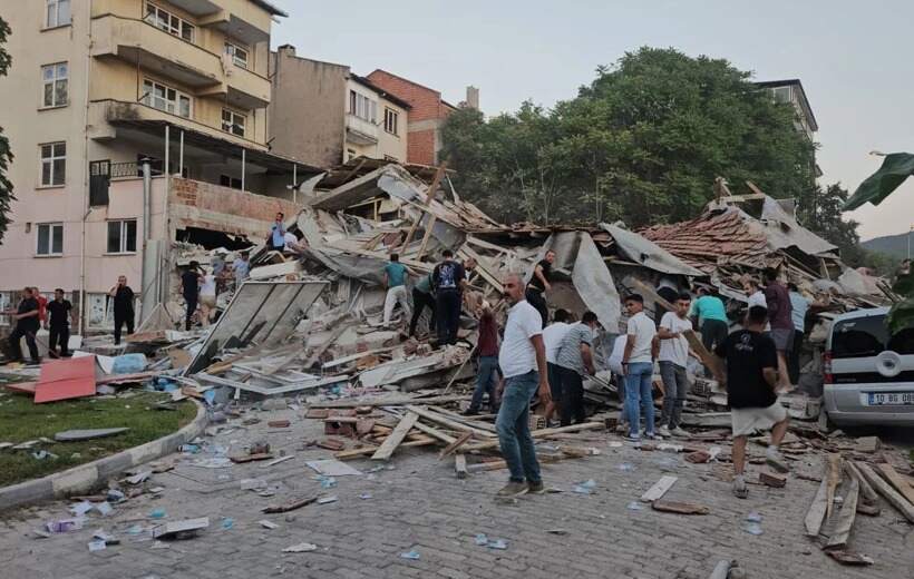 BALIKESİR-SINDIRGI, BEŞİK GİBİ SALLANMAYA DEVAM EDİYOR!…