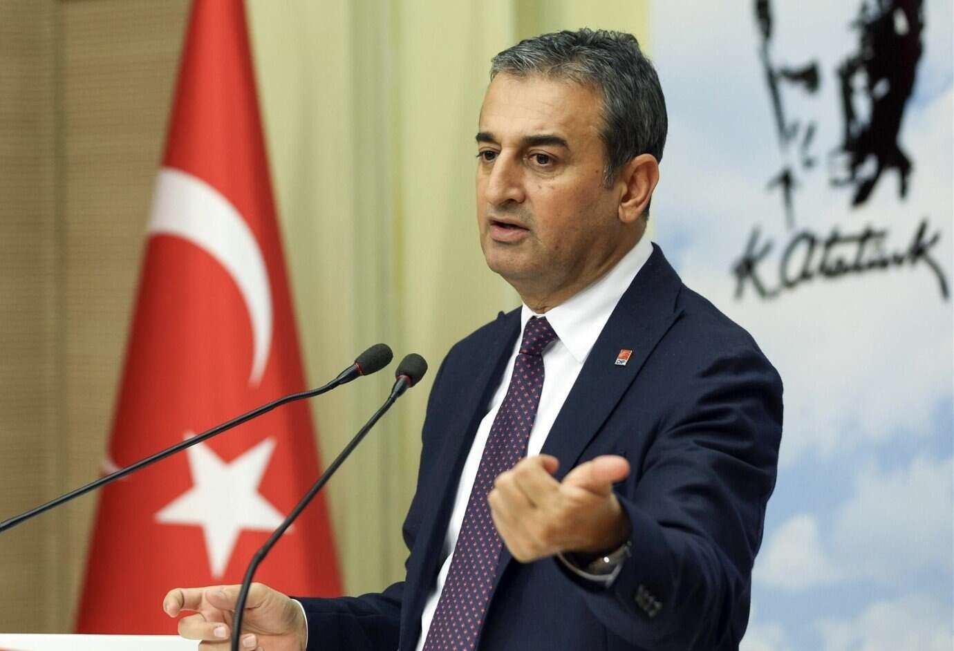 CHP’Lİ BULUT: “İÇERİDE KAYNAYAN BİR KAZAN MİSALİ TARTIŞILIP DURUYOR…”