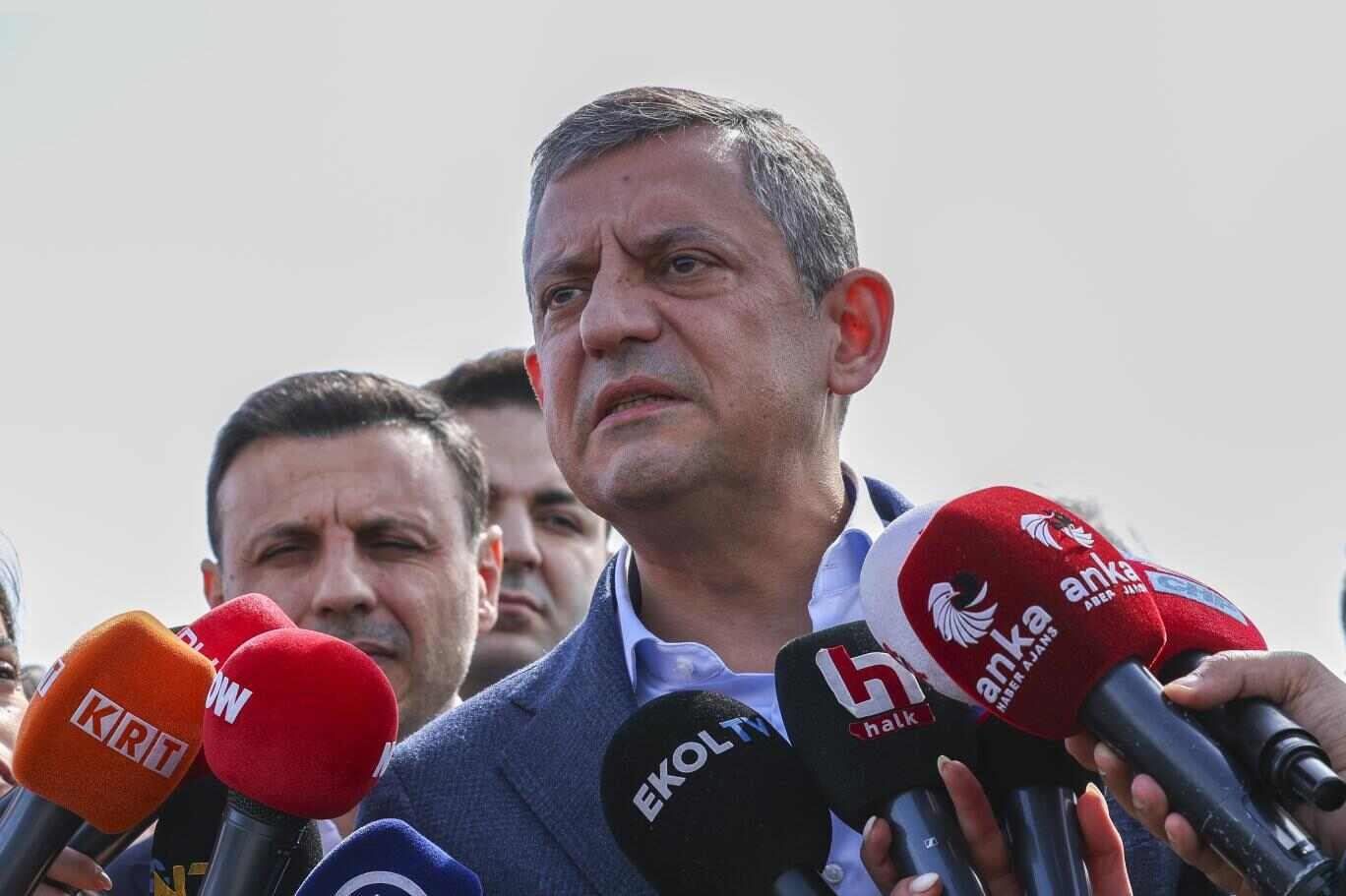 ÖZEL, SİLİVRİ ZİYARETİNİN ARDINDAN KONUŞMA YAPTI…