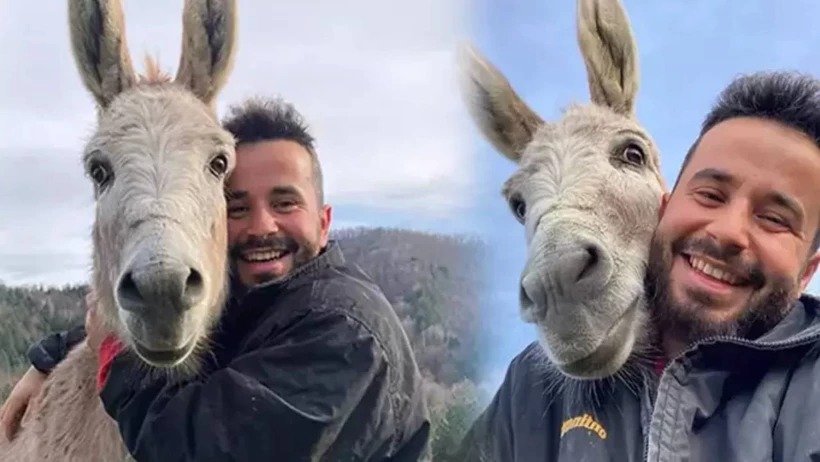 KÜÇÜKKEN KENDİ ELLERİYLE BÜYÜTTÜĞÜ EŞEĞİYLE VİDEO’LAR ÇEKİYOR, İZLEYENLER ADETA PAMUK GİBİ OLUYOR!…