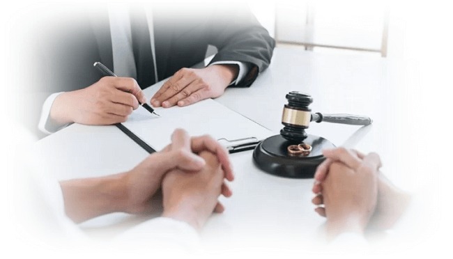 “BÜTÜN MÜLKÜ KENDİ ÜZERİNE ALMIŞ, 25 MİLYONLUK SERVETİYLE GÜNÜNÜ GÜN EDİYOR, EŞİNE SADAKA GİBİ NAFAKAYI HAK GÖRÜYOR…”