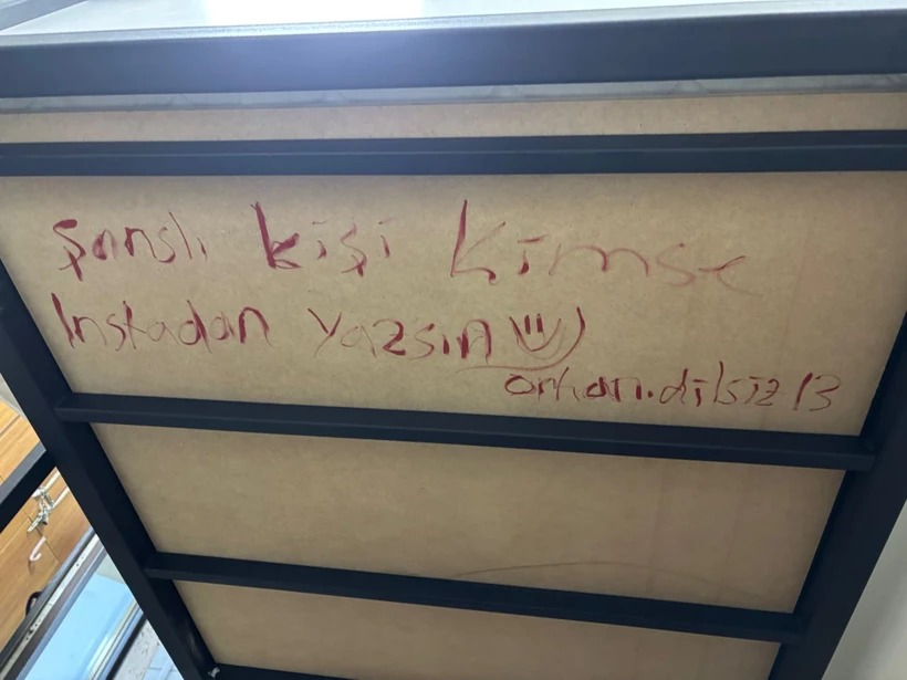 KIZ ÖĞRENCİLERİN ODALARINDA YAZ BOYU: “SAPIKLAR” KALMIŞ!…