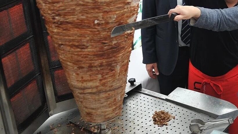 TÜRK USÜLÜ DÖNER’İ AB REDDETTİ, ONUN YERİNE: “SÖNER” İSMİYLE ALMANYA’DA TESCİL ALINDI!…