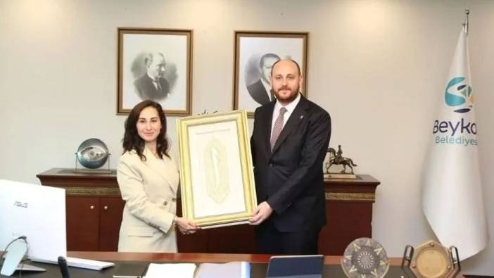 AKP’YE KATILDI, İLK İŞ, MAKAM ODASINDAKİ ATATÜRK TABLOSUNU KALDIRDI!…