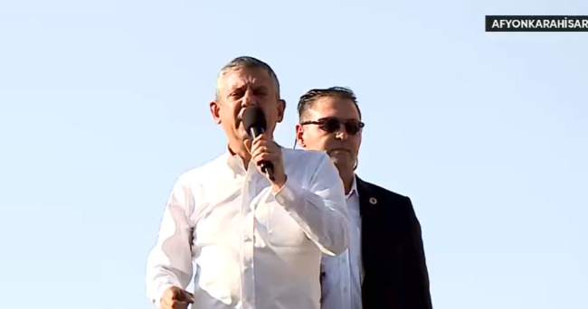 ÖZEL: ”AK PARTİ’NİN KALESİ OLAN YERDE MEYDAN İNLİYOR, ERDOĞAN İSTİFA DİYE!…”