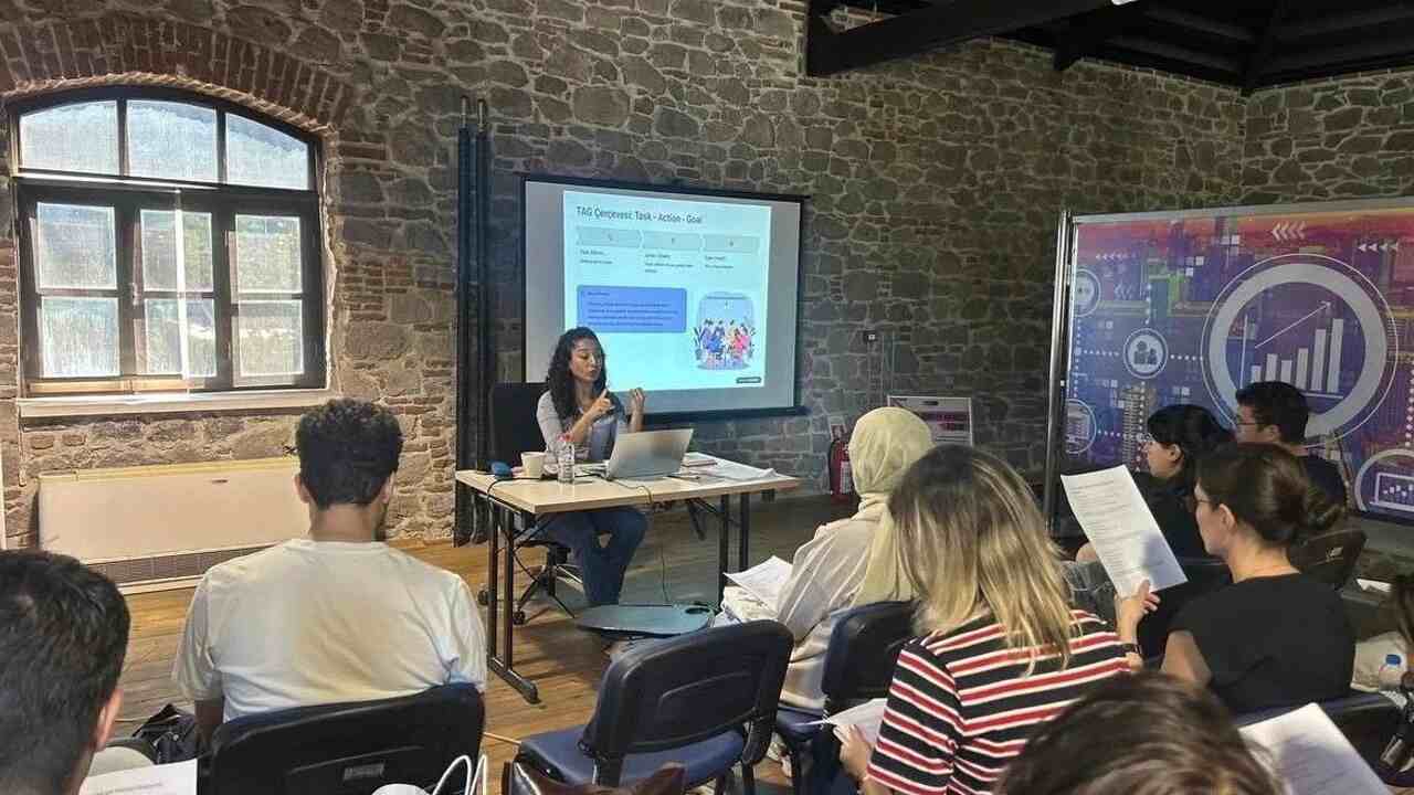 İZMİR BÜYÜKŞEHİR’İN MESLEK FABRİKASINDA, YAPAY ZEKA RÜZGARI!…