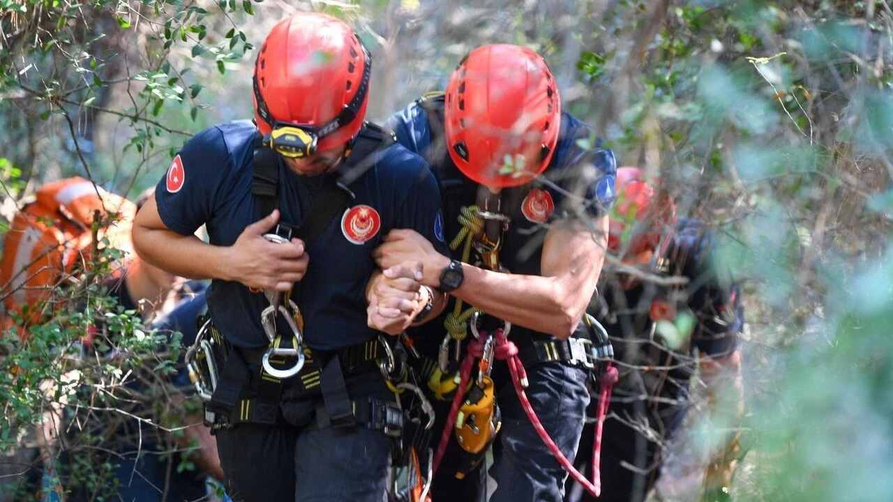 İZMİR BÜYÜKŞEHİR İTFAİYESİNDEN BAŞARILI KURTARMA OPERASYONU…