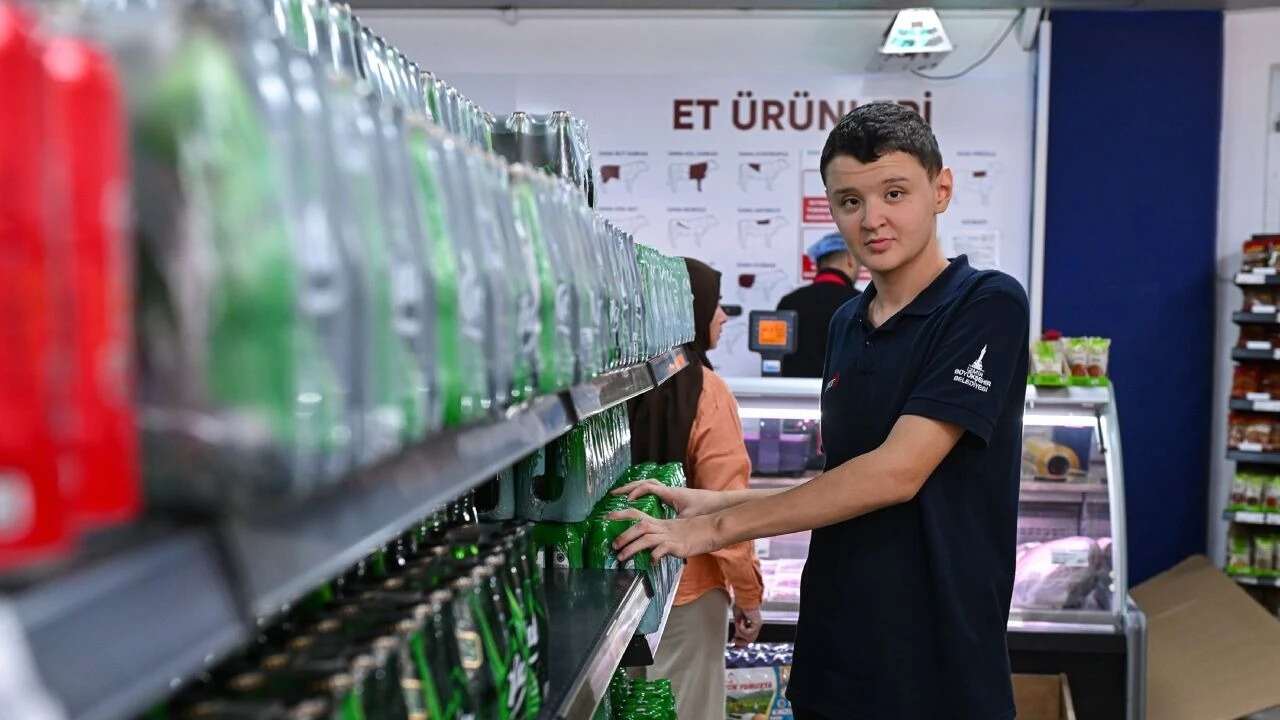 İZMİR BÜYÜKŞEHİR’DEN TÜRKİYE’YE ÖRNEK MODEL: “ÇALIŞMAK İSTEYENE ENGEL YOK!…”