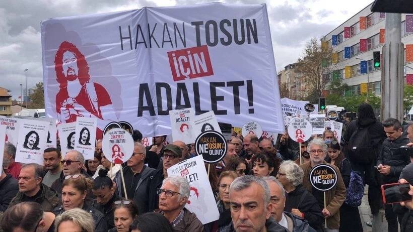 DARP EDİLEREK ÖLDÜRÜLEN GAZETECİNİN CENAZESİ: “HESABI SORULACAK” SLOGANLARIYLA TAŞINDI…