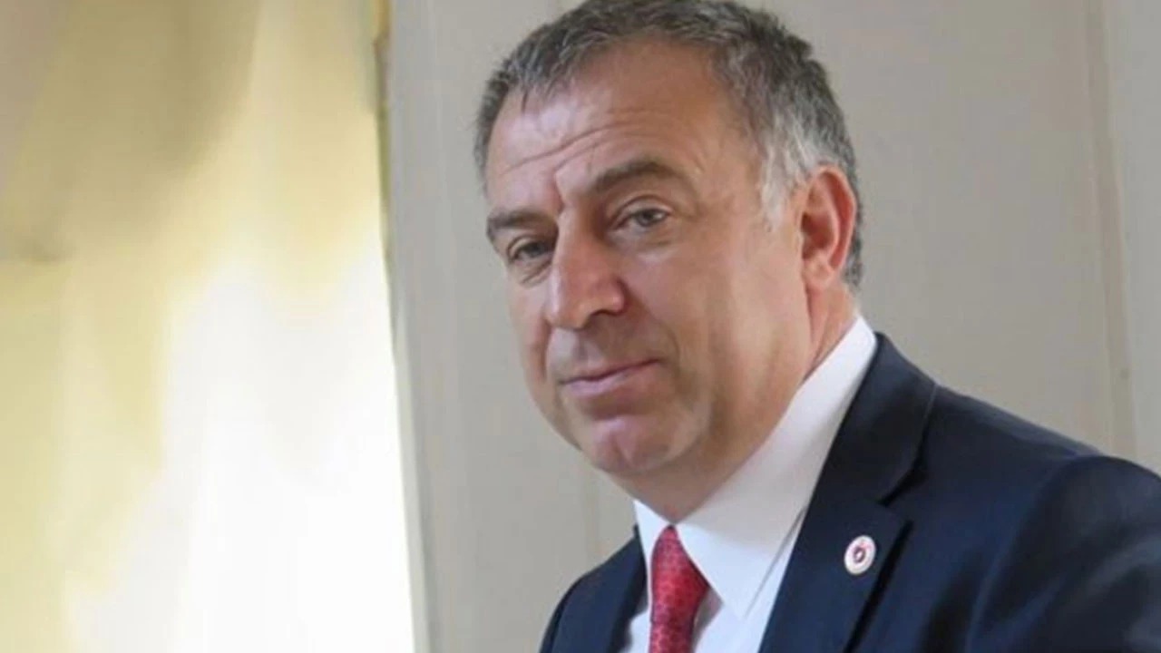 CHP’Lİ ZEYBEK: “BUYURUN AKP’NİN ÇAY PARTİSİNE…”