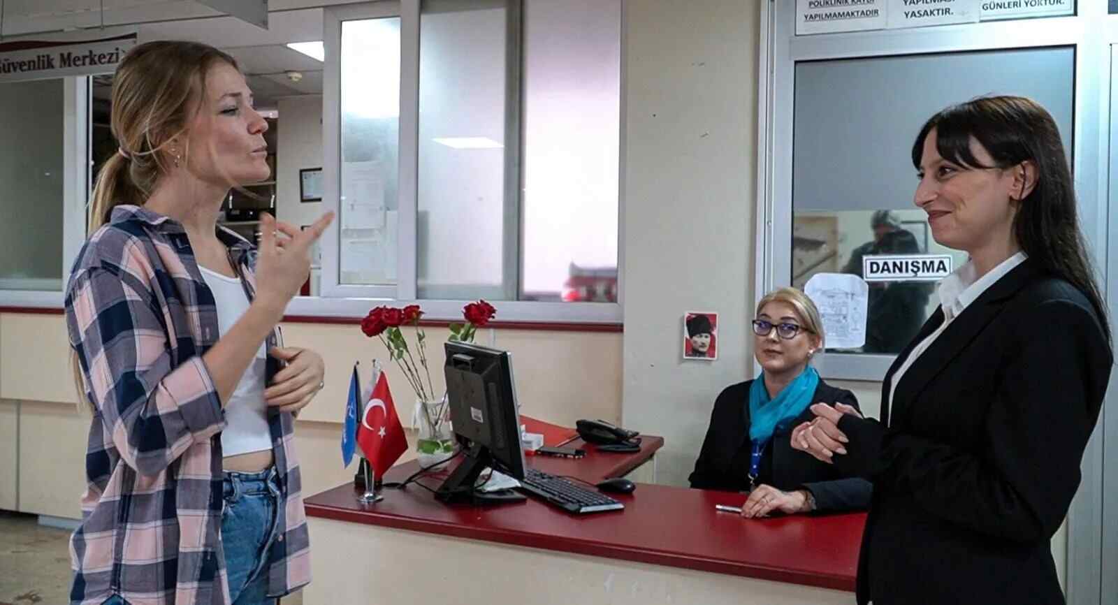 İZMİR BÜYÜKŞEHİR’DEN, ENGELLİ VATANDAŞLARA, İŞARET DİLİ DESTEĞİ…