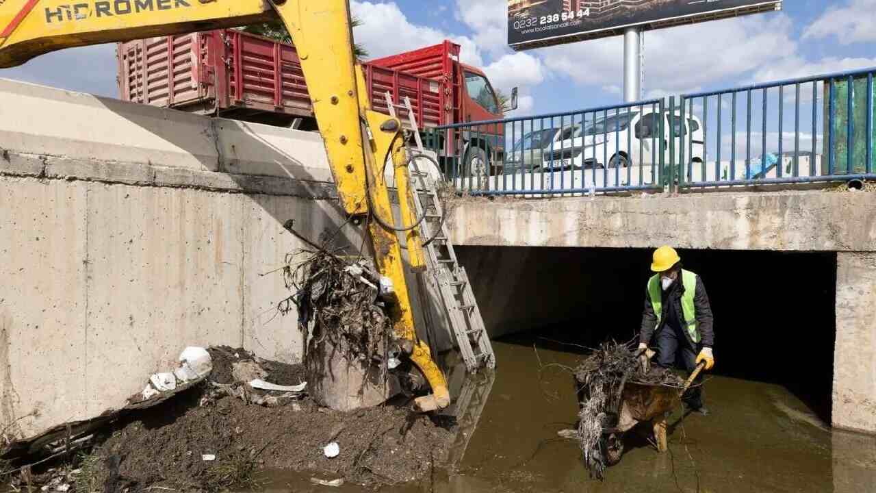 İZSU KIŞA HAZIRLIK YAPTI, 447 KİLOMETRE KANAL TEMİZLENDİ, 98 DERE YENİLENDİ…