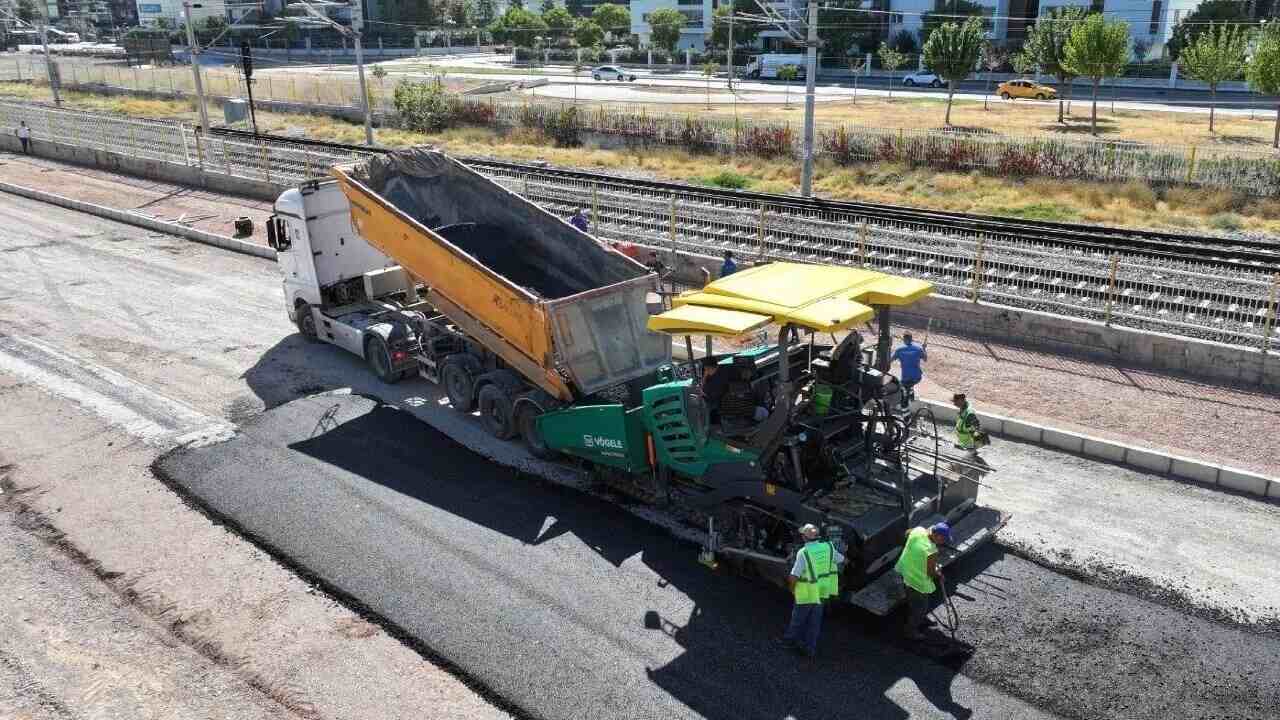 BÜYÜKŞEHİR, ALİAĞA’DAN-KARŞIYAKA’YA İZMİR’İN TÜM YOLLARINI YENİLİYOR…