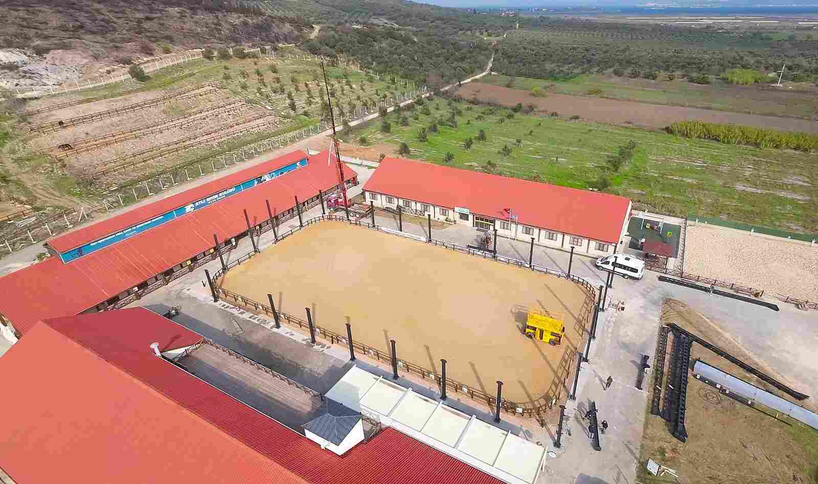 Aliağa’da Atla Terapi ve Binicilik Hizmetleri Dört Mevsim Devam Edecek…