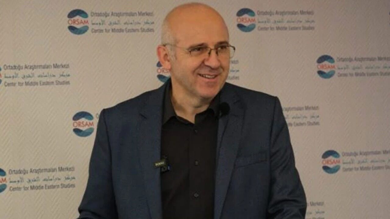 PROF. SKANDAL ATATÜRK PAYLAŞIMI YAPTI, TEPKİ ALINCA PAYLAŞIMI KALDIRDI!…