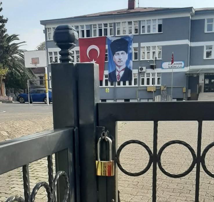 EĞİTİM-İŞ SENDİKASI GENEL MERKEZİNDEN DUYURU: “10 KASIM’DA OKUL KAPISINDA KİLİT VAR!…”