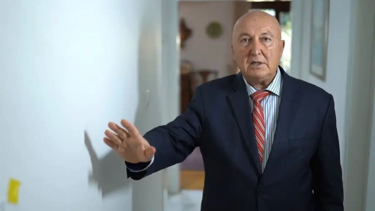 İZMİR’İN BU İLÇELERİNİ İŞARET ETTİ: “BU GİBİ YERLERDEN KONUT SATIN ALMAYIN, KİRALAMAYIN” DEDİ…